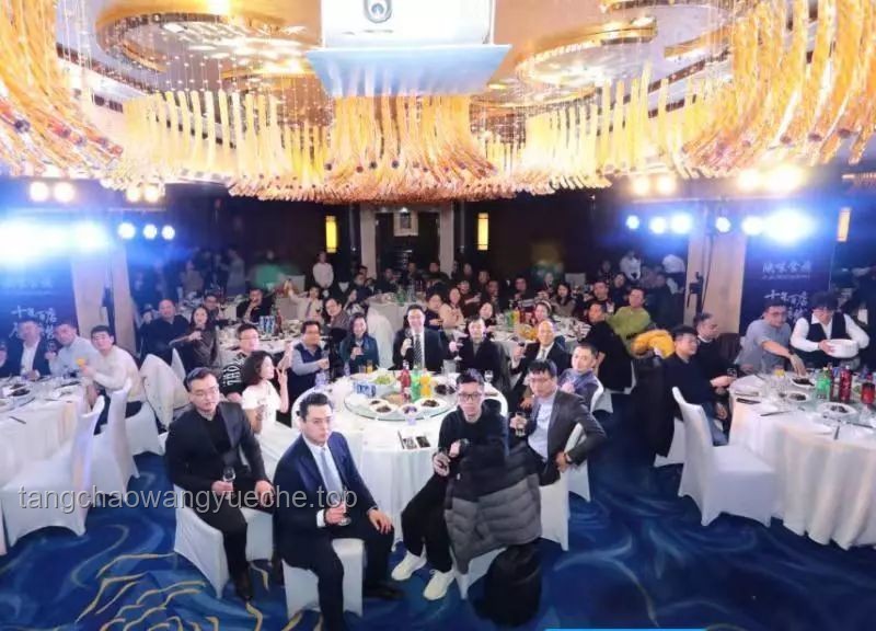 特朗普豪华晚宴风波：高端餐饮行业的警示与反思