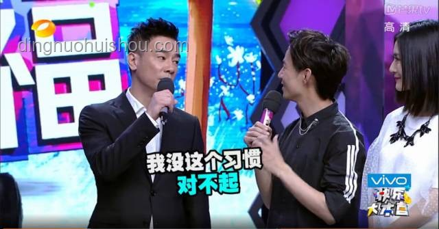 🎶舞台泪光的创意交响：陈小春与郑伊健的情感共鸣创新解读