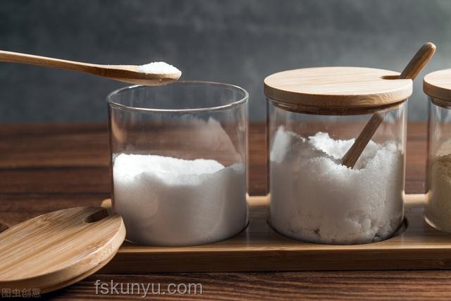 腐乳VS方便面调料：现代食品科技下的鲜味对决
