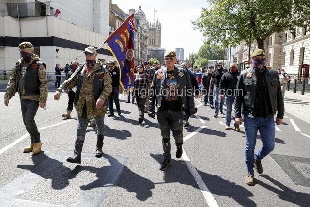 阅兵同日全美抗议特朗普：了解“反对国王”运动